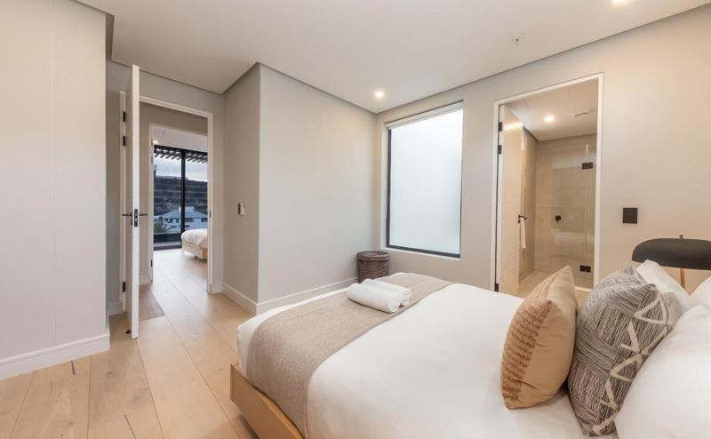 3 Bedroom Property for Sale in Sea Point Western Cape